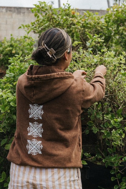 Lei Pikake Lāʻī Hoodie (Brown) 2