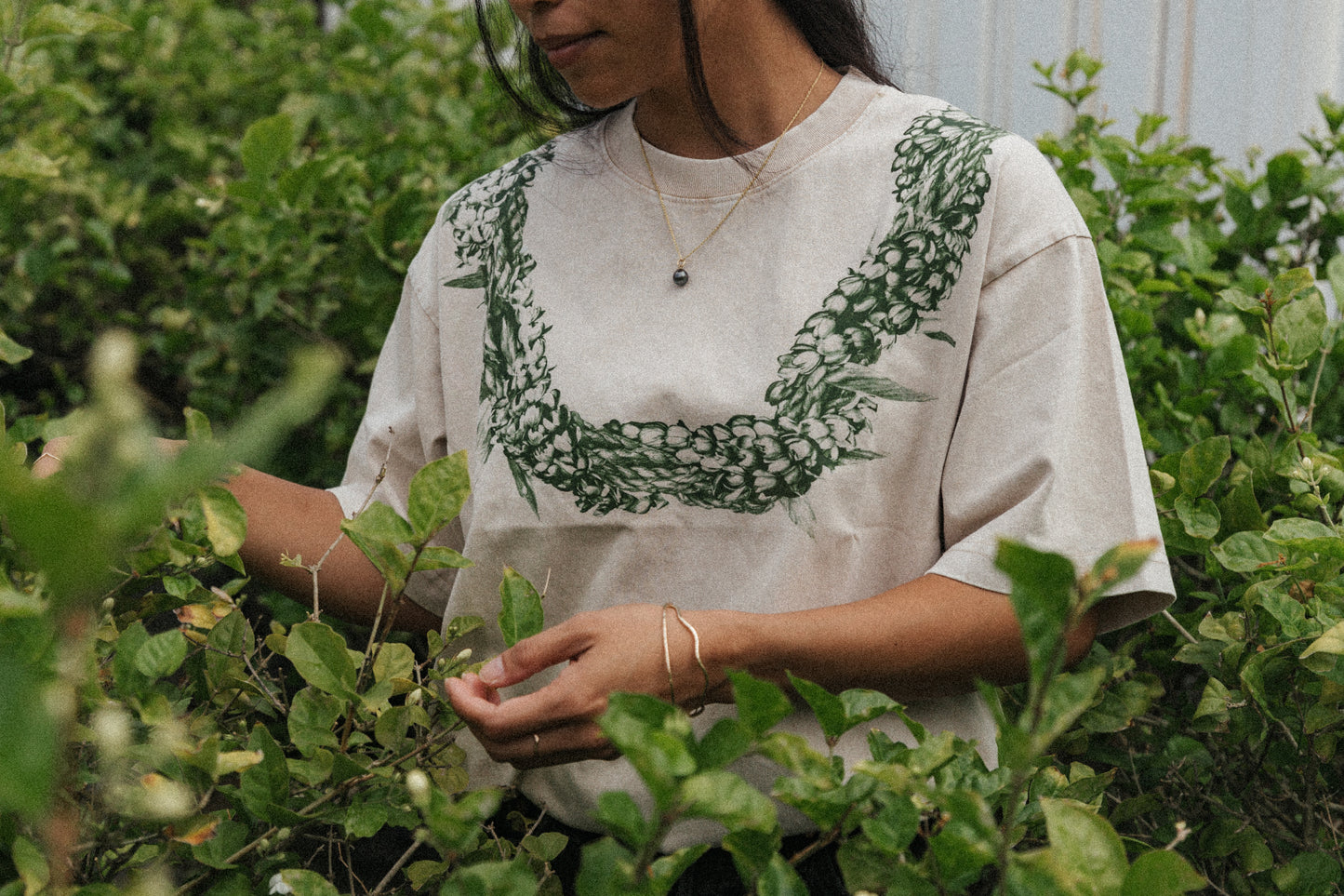 Lei Pikake Lāʻī T-shirt (Tan) 2