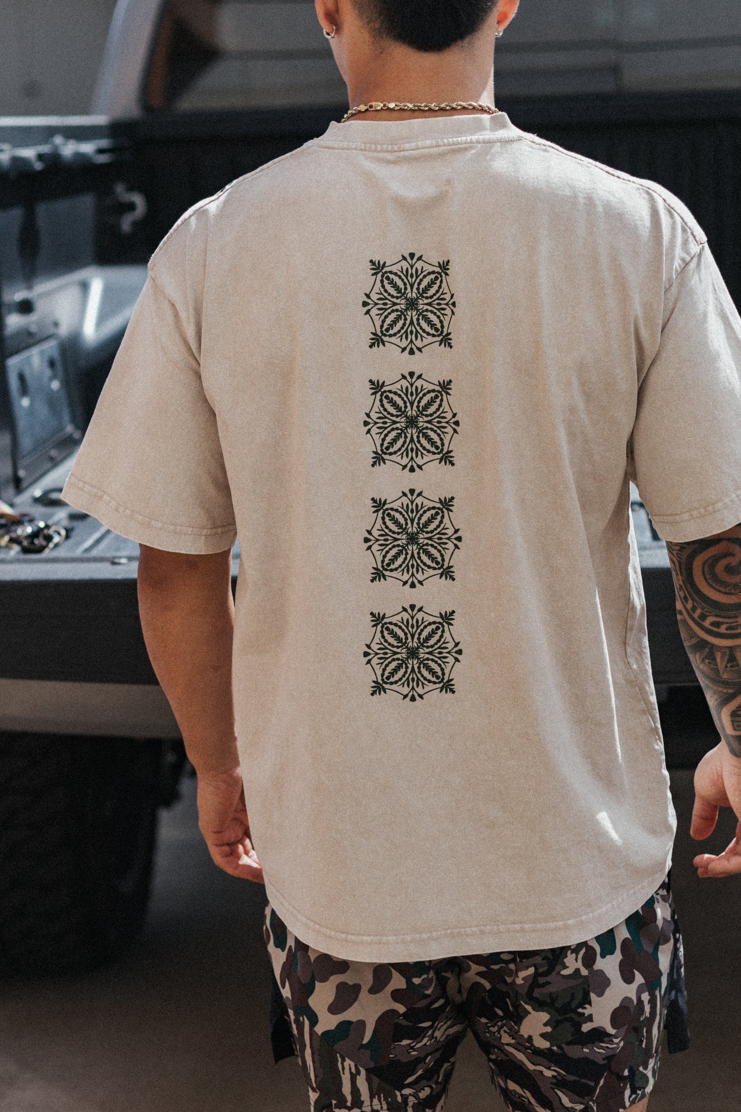 Lei Pikake Lāʻī T-shirt (Tan) 2